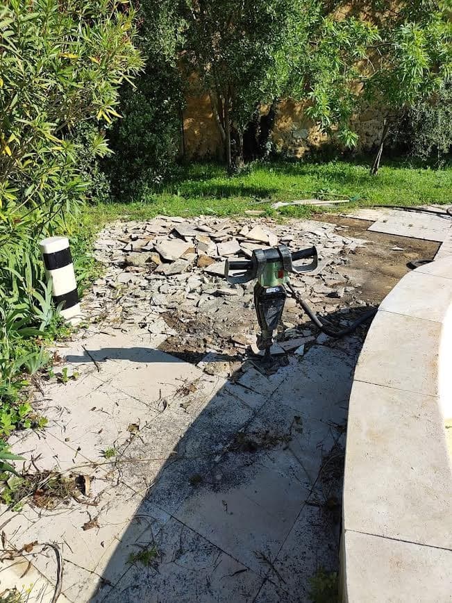 Démolition extérieure à Riguepeu (32320)